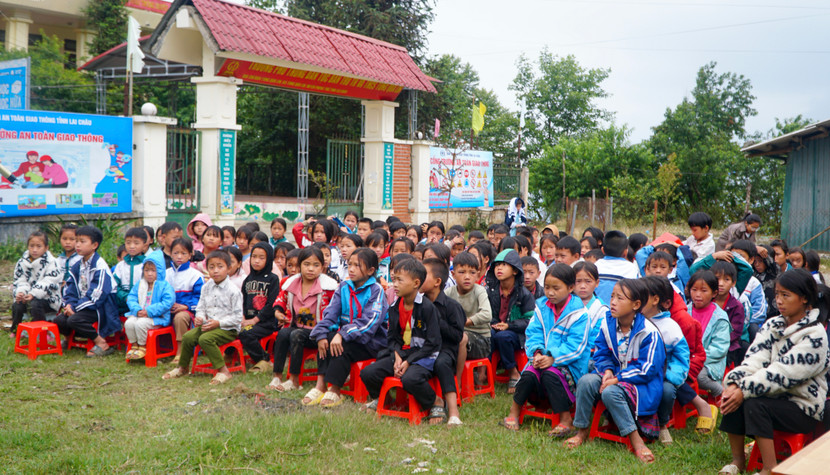 Các em học sinh ở Trung Qua Lìn sẽ có một môi trường học tập tập trung, an toàn, khang trang và hiện đại Các em học sinh ở Trung Qua Lìn sẽ có một môi trường học tập tập trung, an toàn, khang trang và hiện đại