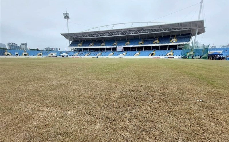 Mặt sân Mỹ Đình trong thời điểm diễn ra AFF Cup 2022 Mặt sân Mỹ Đình trong thời điểm diễn ra AFF Cup 2022