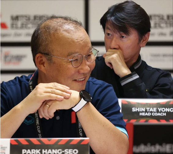 Ông Shin Tae-yong không còn cơ hội thắng ông Park Hang-seo trên băng ghế HLV Ông Shin Tae-yong không còn cơ hội thắng ông Park Hang-seo trên băng ghế HLV