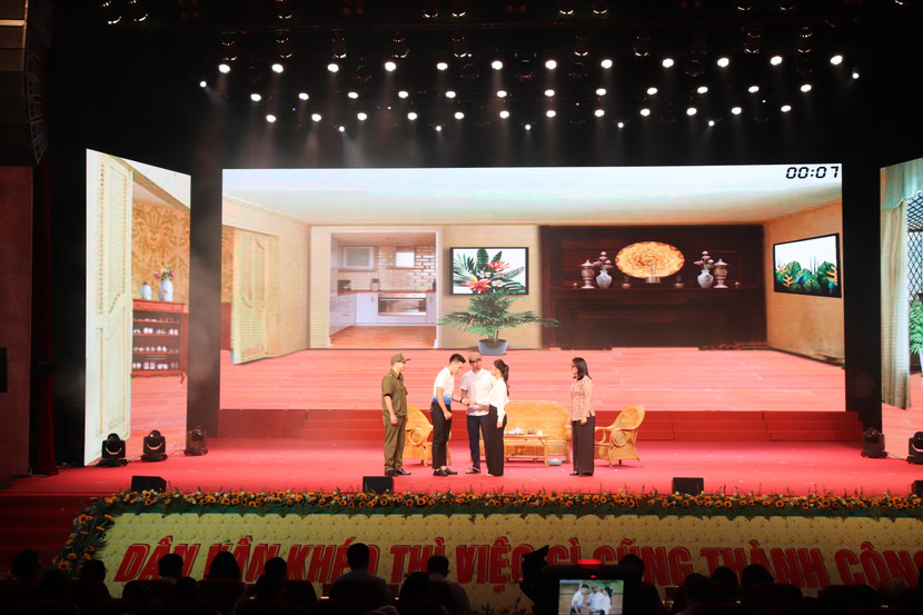 Phần thi Kỹ năng, nghiệp vụ công tác dân vận được sân khấu hóa thông quá tiểu phẩm ngắn