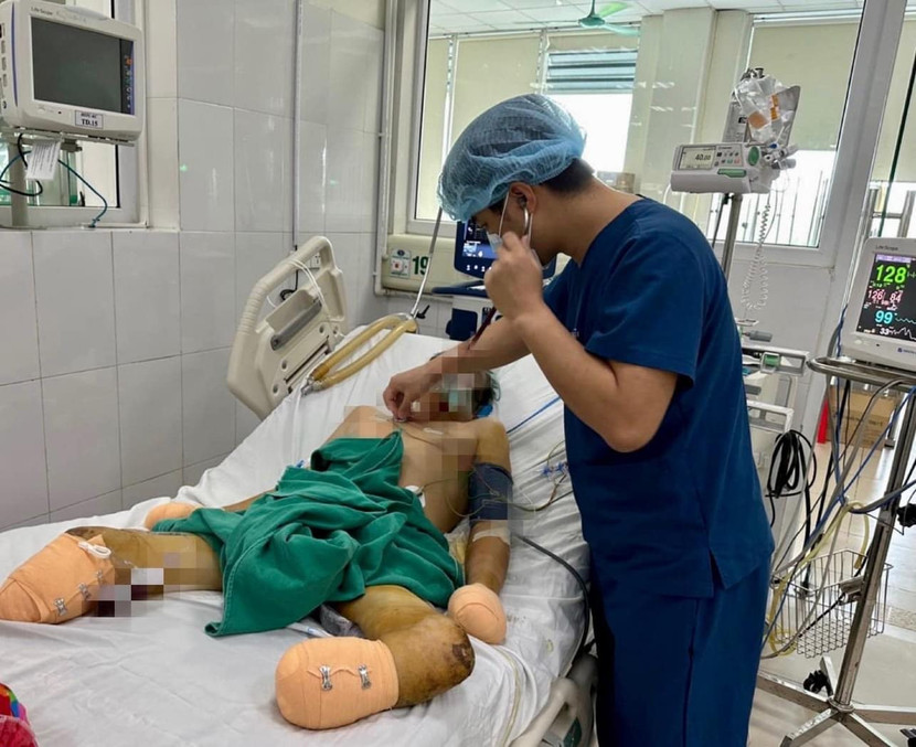 Bệnh nhân phải cắt bỏ 2 bàn chân và ngón tay do hoại tử