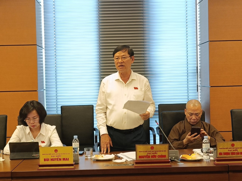 ĐBQH Nguyễn Hữu Chính – Chánh án TAND TP Hà Nội phát biểu thảo luận ĐBQH Nguyễn Hữu Chính – Chánh án TAND TP Hà Nội phát biểu thảo luận