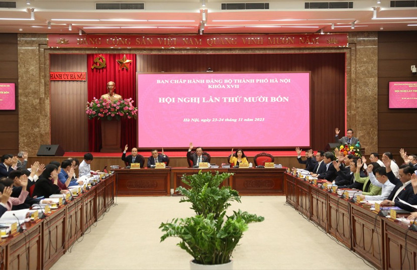 Các đại biểu biểu quyết thông qua Nghị quyết hội nghị Các đại biểu biểu quyết thông qua Nghị quyết hội nghị