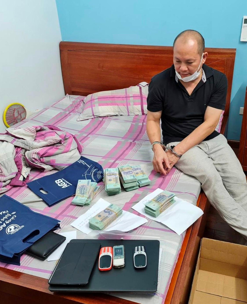 Số tiền, tang vật bị lực lượng công an thu giữ