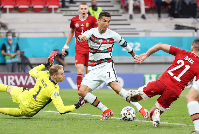 Cristiano Ronaldo là ngôi sao nổi bật với kỷ lục tại Euro 2020 (Ảnh: UEFA) Cristiano Ronaldo là ngôi sao nổi bật với kỷ lục tại Euro 2020 (Ảnh: UEFA)