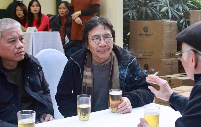 Nhà văn Nguyễn Việt Hà, nhà văn Nguyễn Ngọc Tiến trò chuyện cùng Kiến trúc sư Đào Ngọc Nghiêm trong lần gặp cộng tác viên An ninh Thủ đô năm 2021