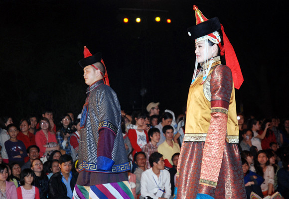 Cố đô Huế ngập tràn sắc màu văn hóa ảnh 2