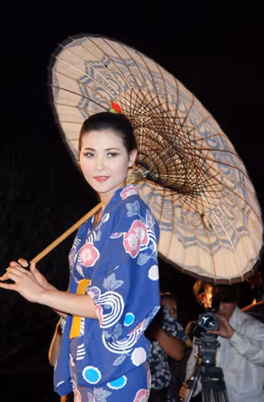 Cố đô Huế ngập tràn sắc màu văn hóa ảnh 6