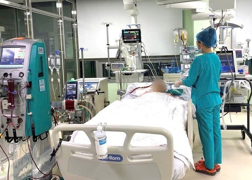 Người bệnh nguy kịch vì cúm A biến chứng nặng, phải chạy ECMO