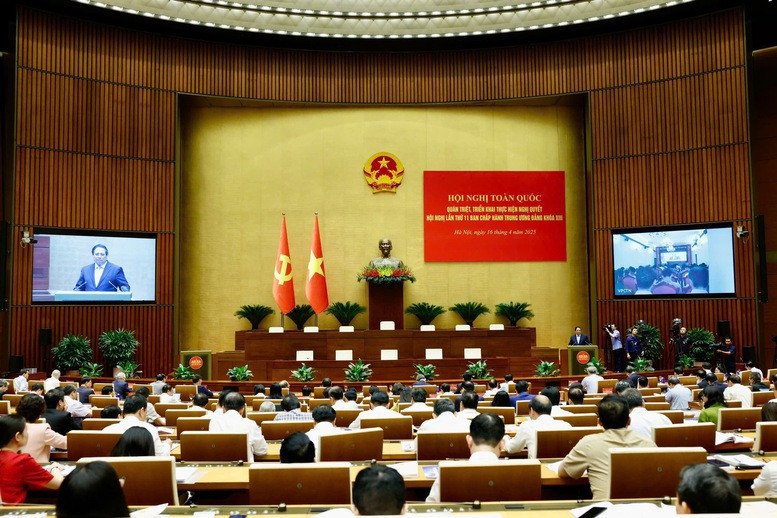 Thủ tướng Phạm Minh Chính truyền đạt các nội dung tại hội nghị Thủ tướng Phạm Minh Chính truyền đạt các nội dung tại hội nghị