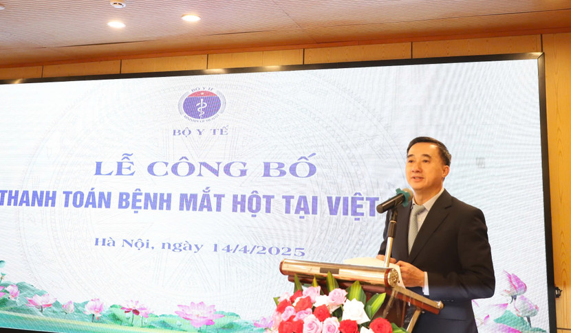 Thứ trưởng Bộ Y tế Trần Văn Thuấn phát biểu tại buổi lễ