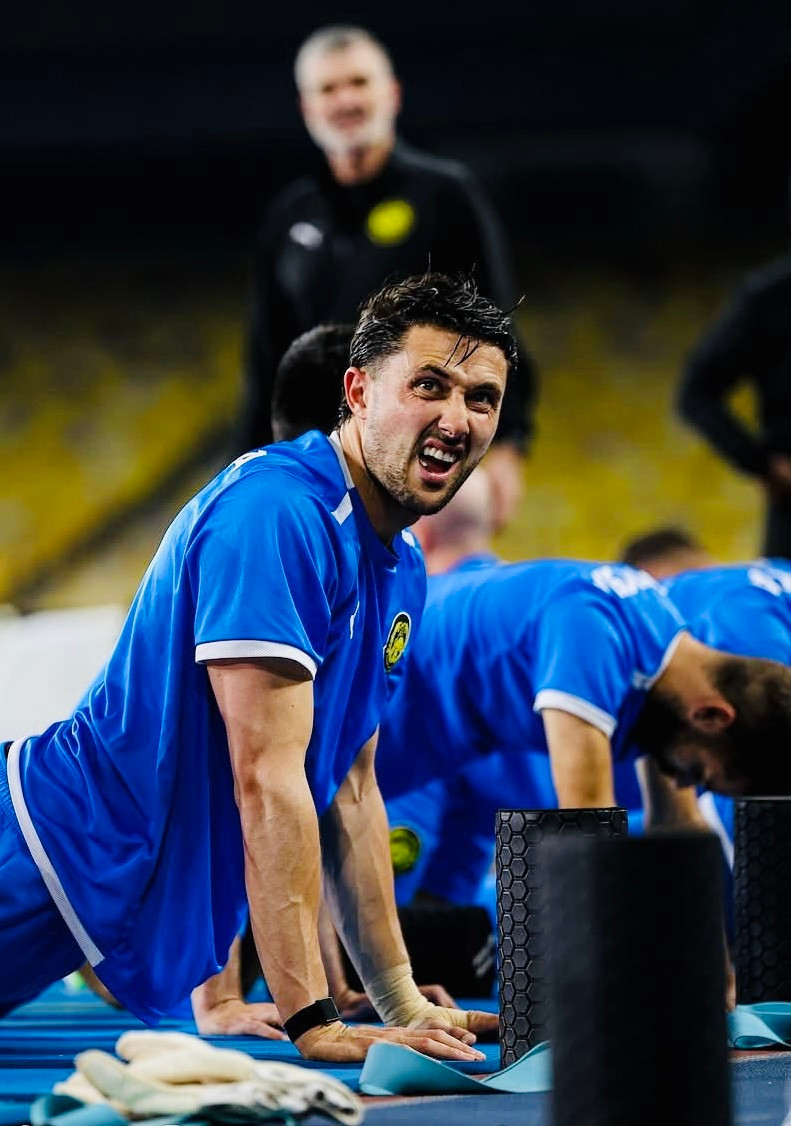 Trung vệ gốc Argentina đang chơi tại La Liga - Facundo Garces đã ra sân tập cùng tuyển Malaysia từ tối 2-6 Trung vệ gốc Argentina đang chơi tại La Liga - Facundo Garces đã ra sân tập cùng tuyển Malaysia từ tối 2-6