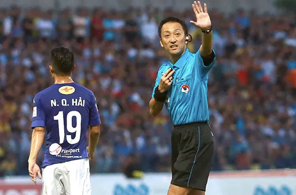 Ông Iida Jumpei gây chú ý với kỷ lục rút thẻ đỏ nhanh nhất thế giới, sẽ trở lại V-League bắt trận Thanh Hóa - Công an Hà Nội tại vòng 25