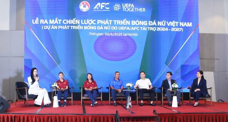 Giao lưu, góp ý giúp phát triển bóng đá nữ Việt Nam