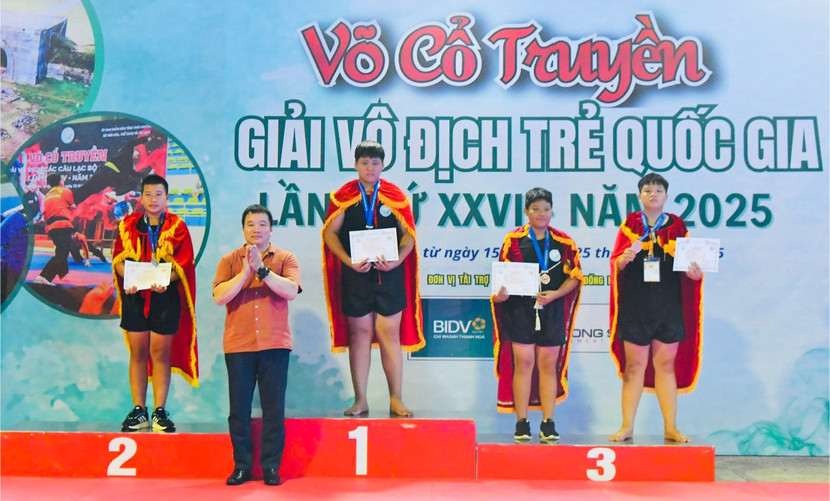 Vinh danh những vận động viên đạt thành tích cao tại giải Vinh danh những vận động viên đạt thành tích cao tại giải