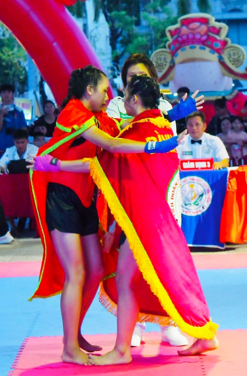 Song trên hết là tinh thần thượng võ, quyết tâm gìn giữ và phát huy tinh hoa võ thuật dân tộc Song trên hết là tinh thần thượng võ, quyết tâm gìn giữ và phát huy tinh hoa võ thuật dân tộc