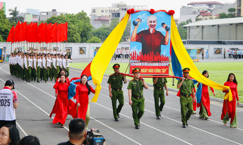 Diễu hành, biểu dương lực lượng các đoàn thể thao Diễu hành, biểu dương lực lượng các đoàn thể thao