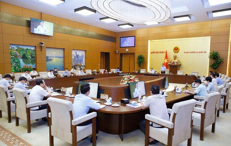 Toàn cảnh phiên họp của UBTVQH