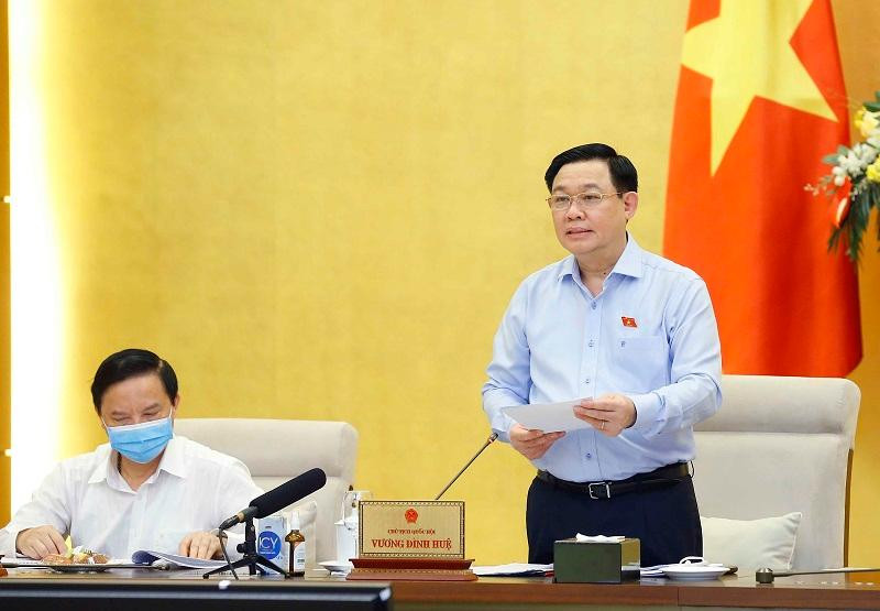 Chủ tịch Quốc hội Vương Đình Huệ kết luận phiên họp