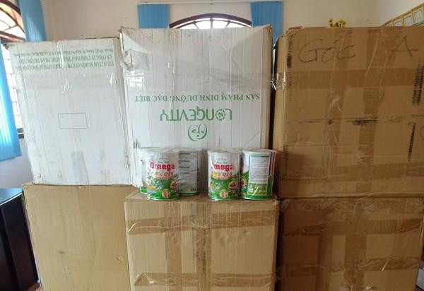 Sữa bột Omega 369 Q10 Alaska giả bị lực lượng chức năng bắt giữ