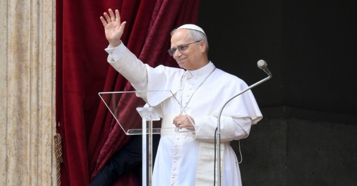 Tân Giáo hoàng Leo XIV khẩn thiết kêu gọi thiết lập hòa bình trên khắp thế giới Tân Giáo hoàng Leo XIV khẩn thiết kêu gọi thiết lập hòa bình trên khắp thế giới