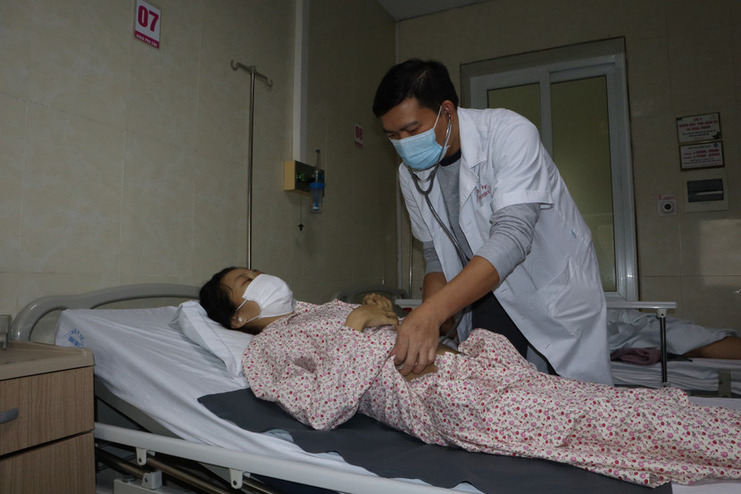 Người mẹ vẫn đang được chăm sóc điều trị sau khi "vượt cạn" thành công