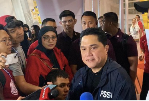 Chủ tịch PSSI Erick Thohir trả lời truyền thông sau khi đội nhà thua trận