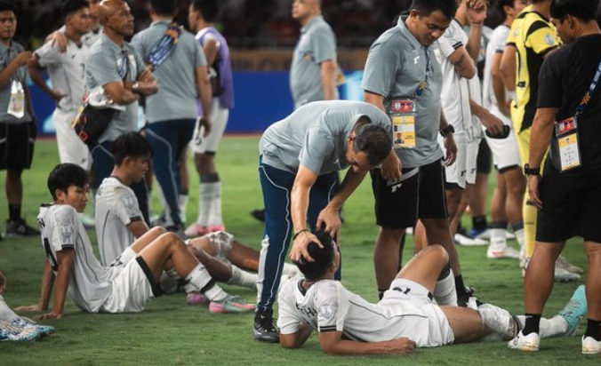 U23 Indonesia gục ngã sau khi thua Việt Nam 0-1 tại chung kết, mất chức vô địch U23 Đông Nam Á 2025 ngay trên sân nhà U23 Indonesia gục ngã sau khi thua Việt Nam 0-1 tại chung kết, mất chức vô địch U23 Đông Nam Á 2025 ngay trên sân nhà