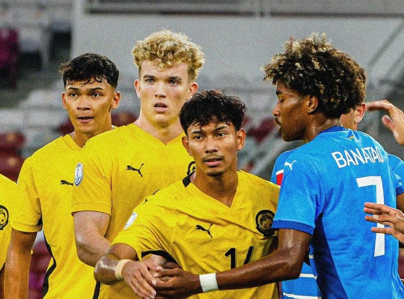 U23 Malaysia trong trận thua đội "sinh viên mở rộng" của Philippines 0-2 tại giải U23 Đông Nam Á vừa qua U23 Malaysia trong trận thua đội "sinh viên mở rộng" của Philippines 0-2 tại giải U23 Đông Nam Á vừa qua