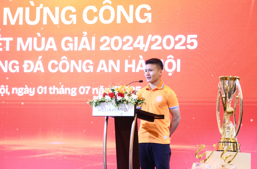 Đội trưởng Quang Hải phát biểu