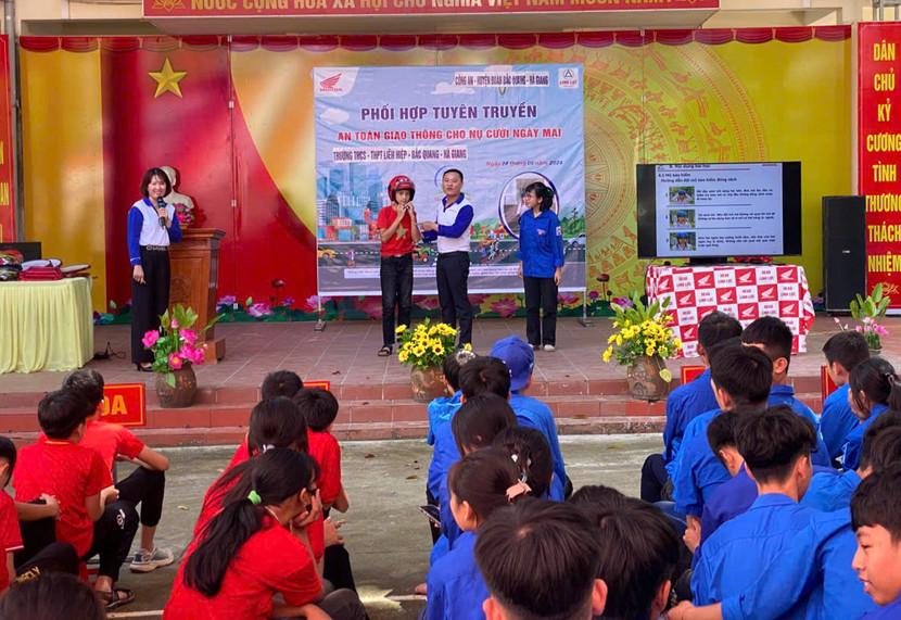 HEAD Linh Lực 4 tích cực đào tạo ATGT cho khách hàng trong Quý 3-2024 HEAD Linh Lực 4 tích cực đào tạo ATGT cho khách hàng trong Quý 3-2024