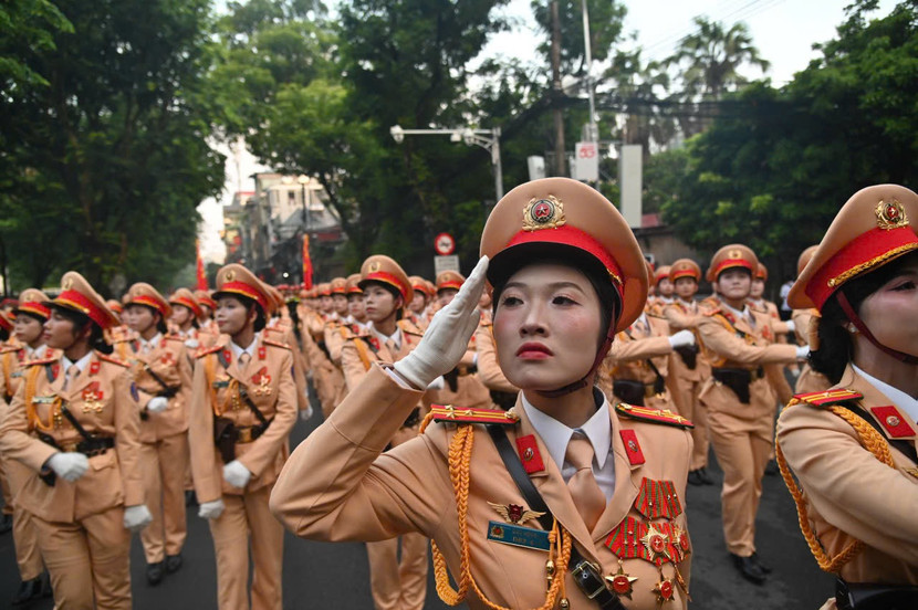 Khối nữ chiến sỹ CSGT