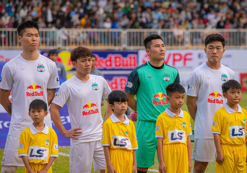 Hầu hết các CLB đã cho cầu thủ về quê, ra Tết rồi mới tính tiếp Hầu hết các CLB đã cho cầu thủ về quê, ra Tết rồi mới tính tiếp