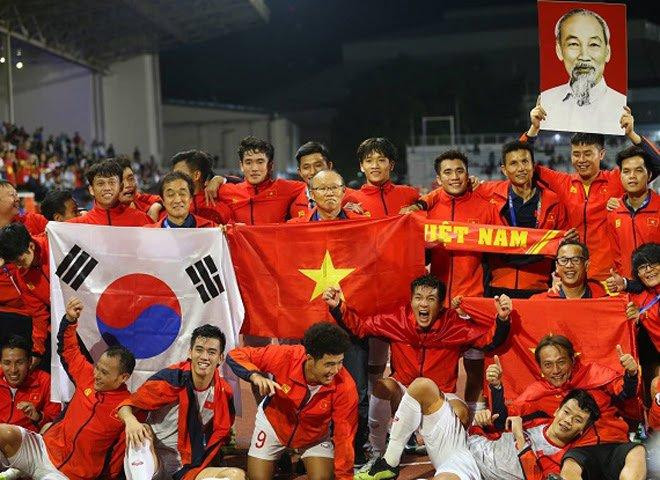 Chúc thầy trò HLV Park Hang-seo giữ thành công cúp vàng SEA Games trên sân nhà