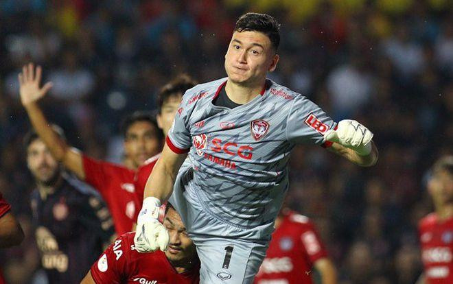 Đặng Văn Lâm vừa đối mặt thử thách mới tại Nhật vừa phải giải quyết vụ kiện với đội bóng cũ.