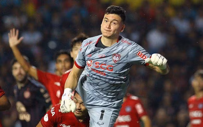 Đặng Văn Lâm vừa đối mặt thử thách mới tại Nhật vừa phải giải quyết vụ kiện với đội bóng cũ.