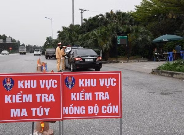 Lực lượng CSGT tăng cường kiểm tra nhằm phát hiện, xử lý những lái xe vi phạm nồng độ cồn, ma túy trên cao tốc...