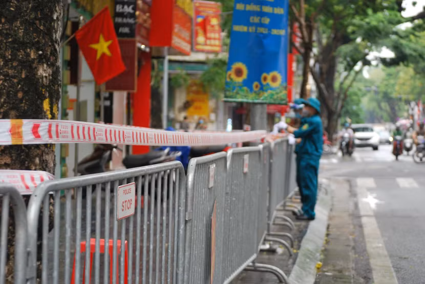 Một khu vực bị phong tỏa ở quận Hai Bà Trưng