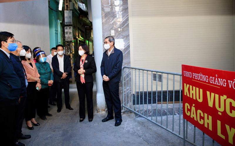 Phó Bí thư Thường trực Thành ủy Hà Nội kiểm tra tại khu vực phong tỏa ở quận Ba Đình Phó Bí thư Thường trực Thành ủy Hà Nội kiểm tra tại khu vực phong tỏa ở quận Ba Đình