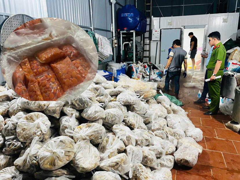 Thực phẩm bẩn tràn lan trên thị trường Thực phẩm bẩn tràn lan trên thị trường