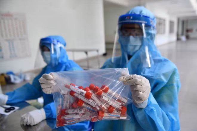Lấy mẫu xét nghiệm Covid-19