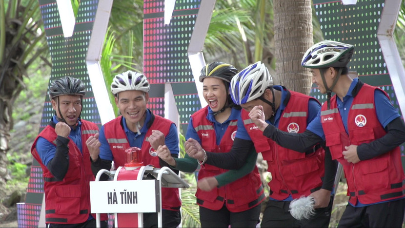 Cuộc thi gồm 10 đội chơi Cuộc thi gồm 10 đội chơi