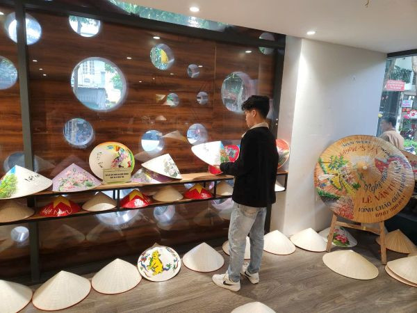 Sản phẩm làng nghề của Hà Nội ngày càng có mẫu mã đẹp Sản phẩm làng nghề của Hà Nội ngày càng có mẫu mã đẹp