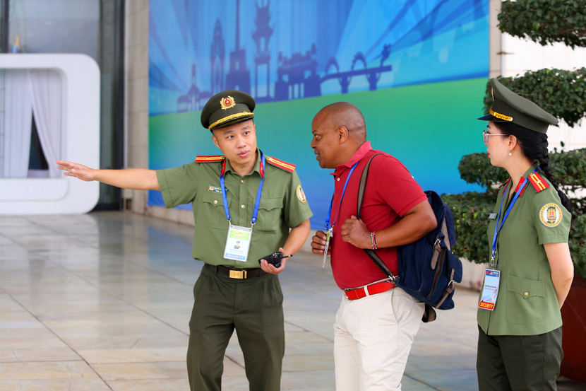 Nỗ lực của CATP Hà Nội đã góp phần vào thành công của sự kiện, nâng cao vị thế của Việt Nam trên trường quốc tế Nỗ lực của CATP Hà Nội đã góp phần vào thành công của sự kiện, nâng cao vị thế của Việt Nam trên trường quốc tế