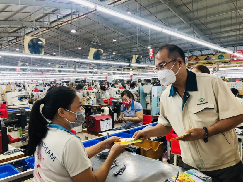 Thủ tướng giao Bộ LĐ-TB&amp;XH theo dõi, kiểm tra, hướng dẫn về chế độ tiền lương, tiền thưởng Tết cho người lao động (Ảnh minh họa)