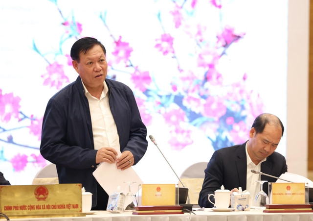 Thứ trưởng Bộ Y tế Đỗ Xuân Tuyên trả lời tại buổi họp báo