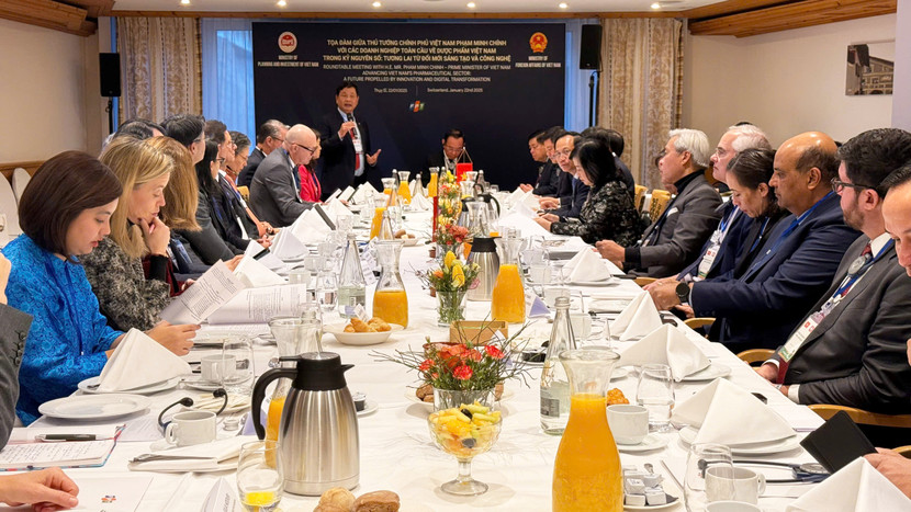 Ông Trương Gia Bình, Chủ tịch HĐQT FPT chia sẻ tại Tọa đàm Ông Trương Gia Bình, Chủ tịch HĐQT FPT chia sẻ tại Tọa đàm