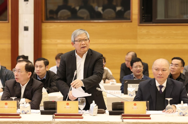 Thiếu tướng Hoàng Anh Tuyên - Người phát ngôn Bộ Công an trả lời tại buổi họp báo Thiếu tướng Hoàng Anh Tuyên - Người phát ngôn Bộ Công an trả lời tại buổi họp báo