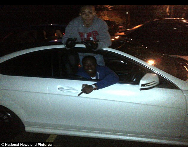 Bắt được nhóm "siêu trộm" nhờ "bánh mỳ kẹp tiền" trên Facebook ảnh 6