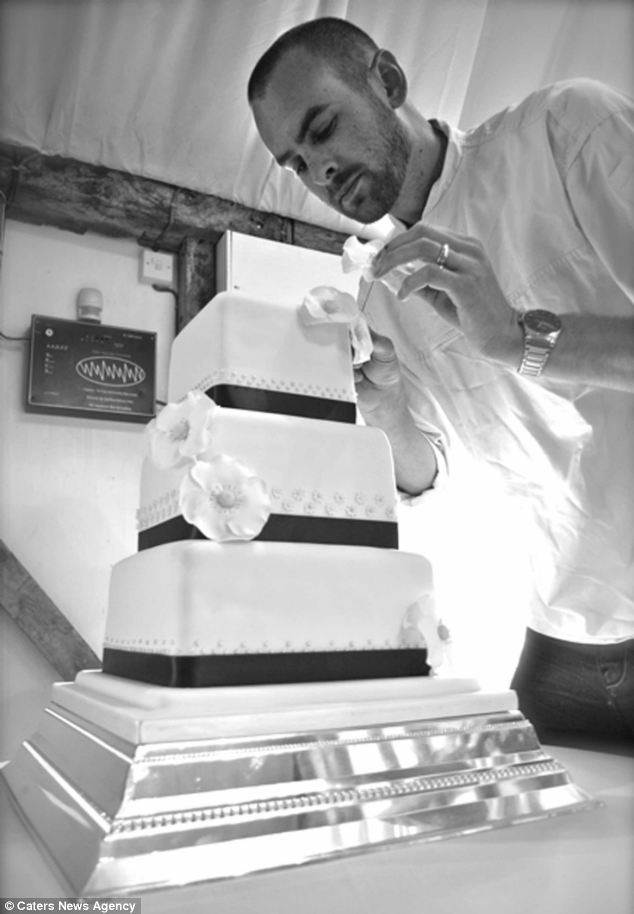 Đơn xin nghỉ việc bằng bánh ngọt ảnh 2